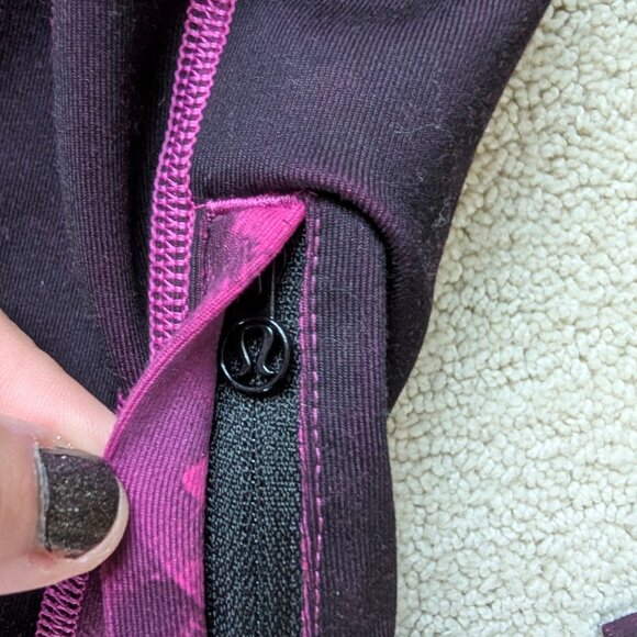 EUC Lululemon Daily Practice Jacket Blooming Pixie Raspberry Black Women's 8 run - Picture 8 of 14